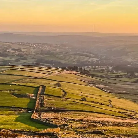 The Shearer's Hut In The Peak Park