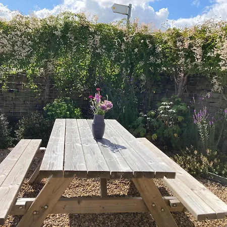 The Shearer's Hut In The Peak Park Holme (Cumbria)