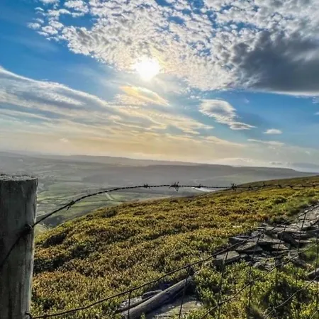 The Shearer's Hut In The Peak Park Апартаменты Holme (Cumbria)