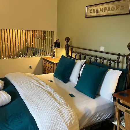 The Shearer's Hut In The Peak Park Holme (Cumbria)