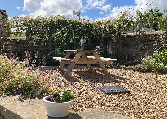 The Shearer's Hut In The Peak Park *
